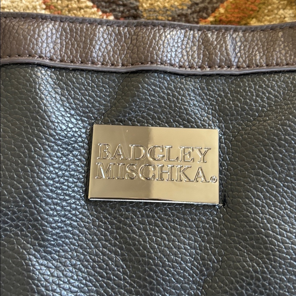 Badgley Mischka Anna XL Vegan Leather Weekender Duffel Bag - Picture 3 of 5